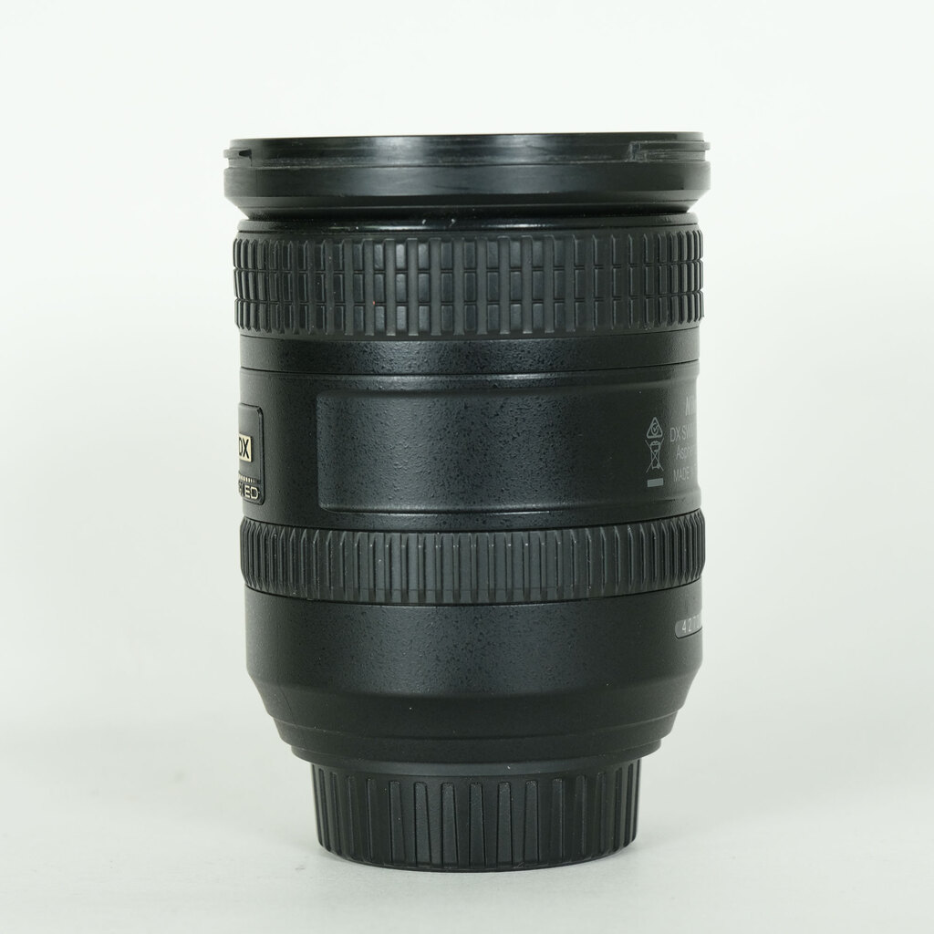 Nikon AF-S DX NIKKOR 18-200mm F3.5-5.6G ED VR II Nikon AF-S DX NIKKOR 18-200mm F3.5-5.6G ED VR II