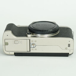 FUJIFILM X-T200 ボディ シャンパンゴールド