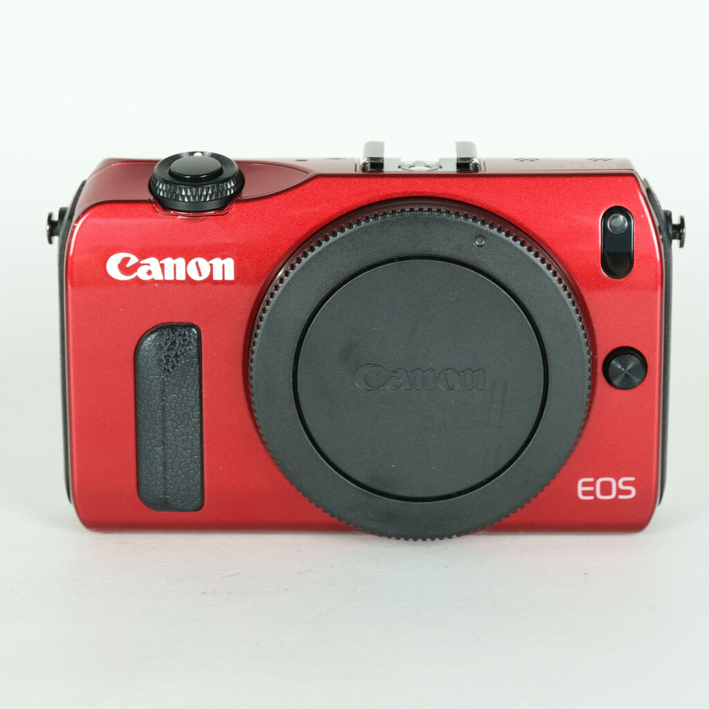Canon EOS M �{�f�B ���b�h