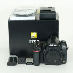 Nikon D780
