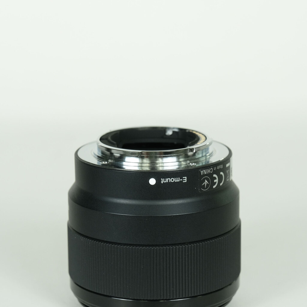 SONY FE 50mm F1.8 SEL50F18Fの出品 | ONE SCENE（ワンシーン）