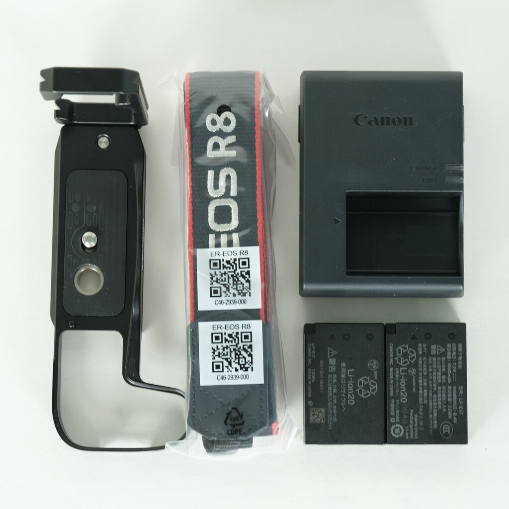 Canon EOS R8 Canon EOS R8