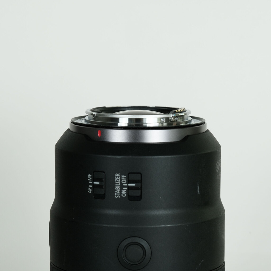 Canon RF135mm F1.8 L IS USM Canon RF135mm F1.8 L IS USM