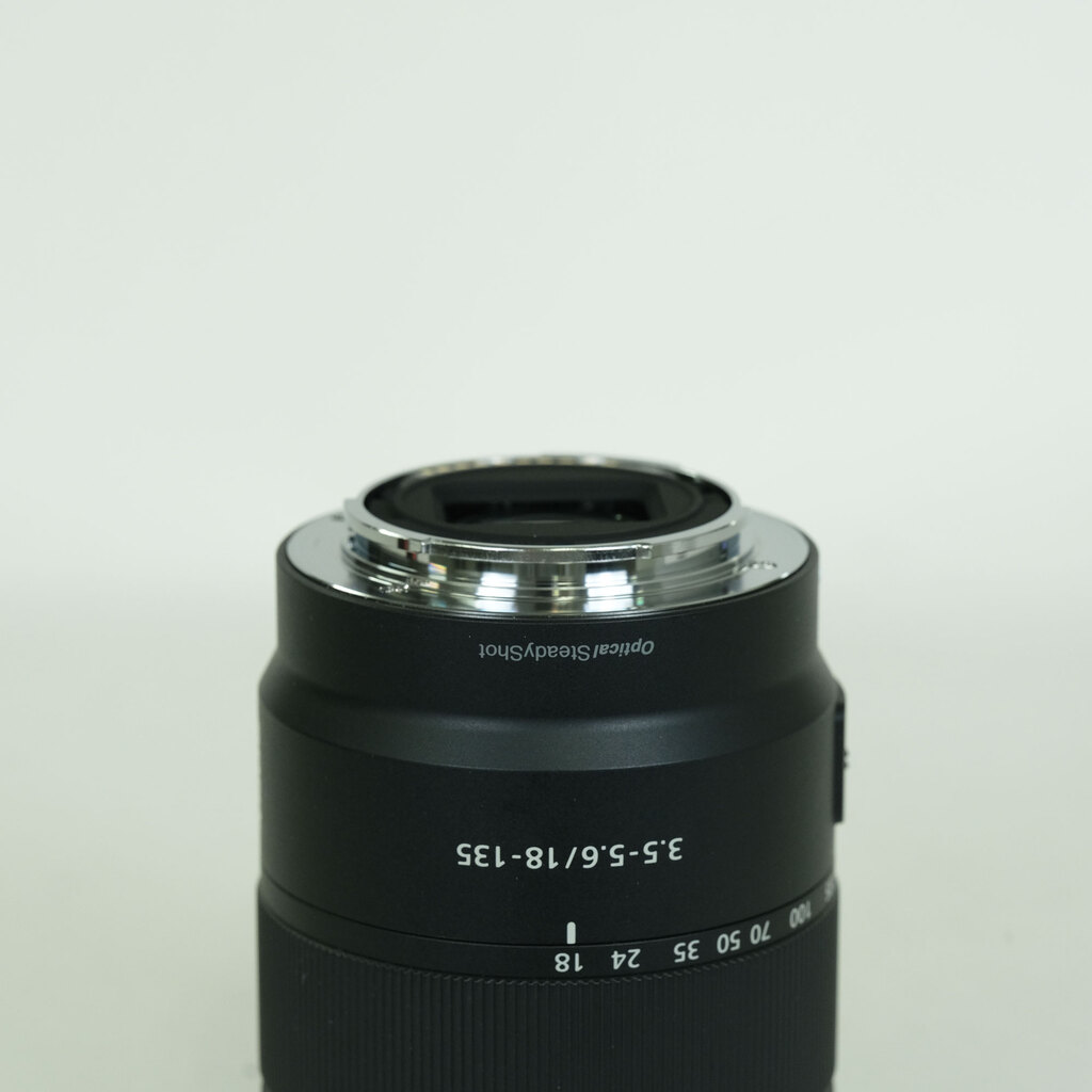 SONY E 18-135mm F3.5-5.6 OSS SEL18135