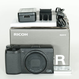 RICOH GR III