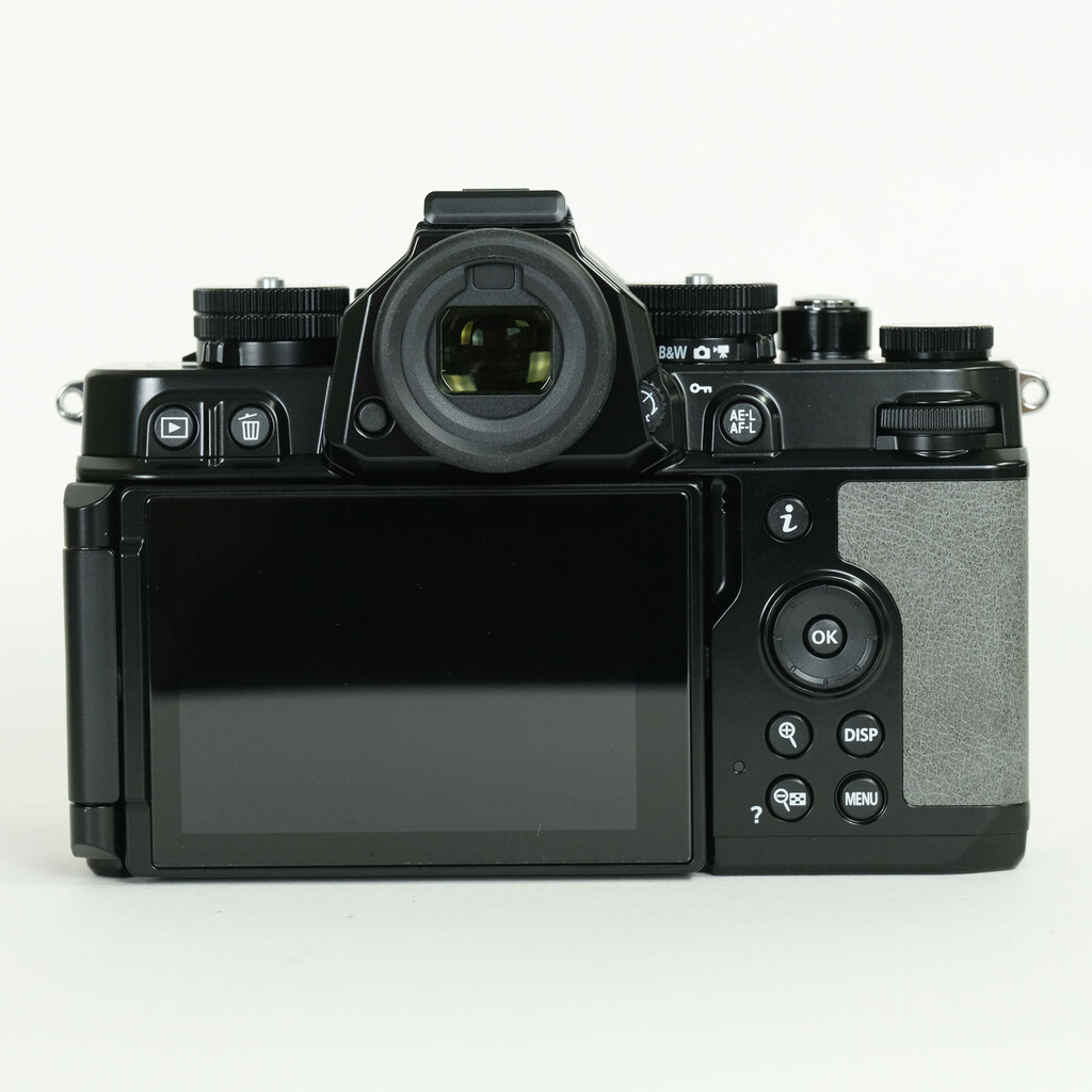 Nikon Z f プレミアムエクステリア張替済み