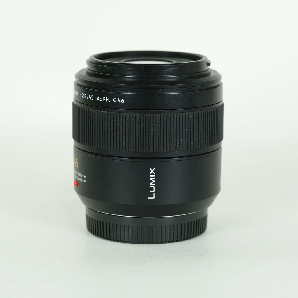Panasonic LEICA DG MACRO-ELMARIT 45mm F2.8 ASPH. MEGA O.I.S.