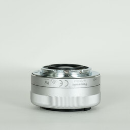 Panasonic LUMIX G VARIO 12-32mm / F3.5-5.6 ASPH. / MEGA O.I.S.