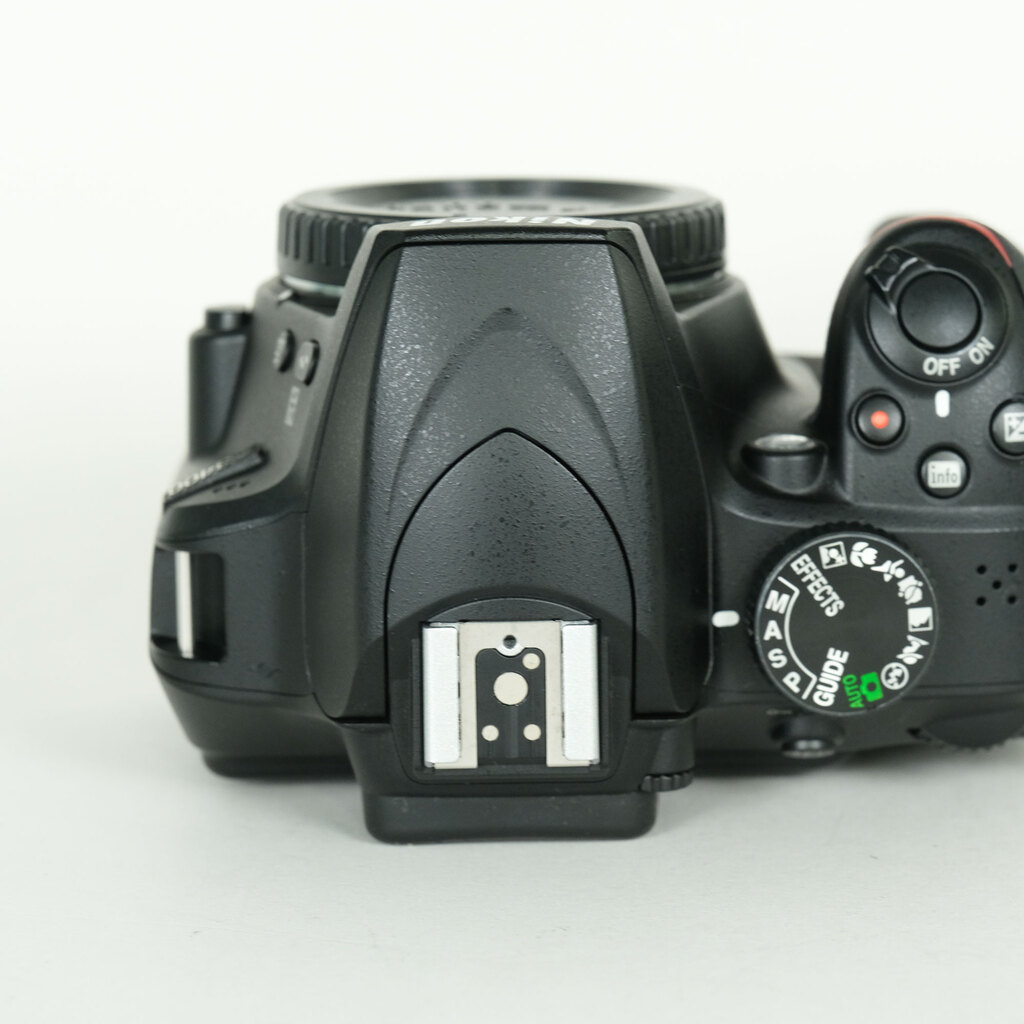 Nikon D3400 Nikon D3400