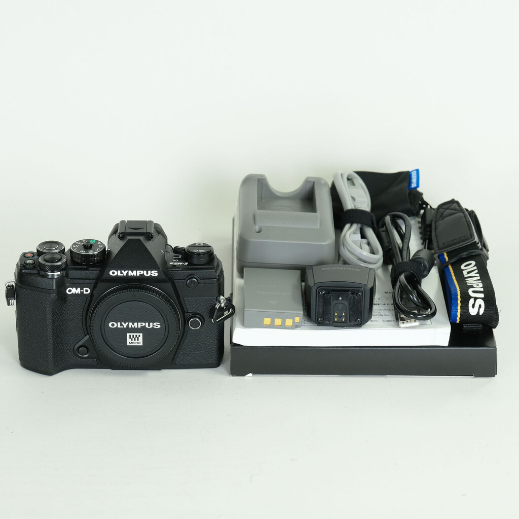 OLYMPUS OM-D E-M5 Mark III