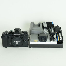 OLYMPUS OM-D E-M5 Mark III