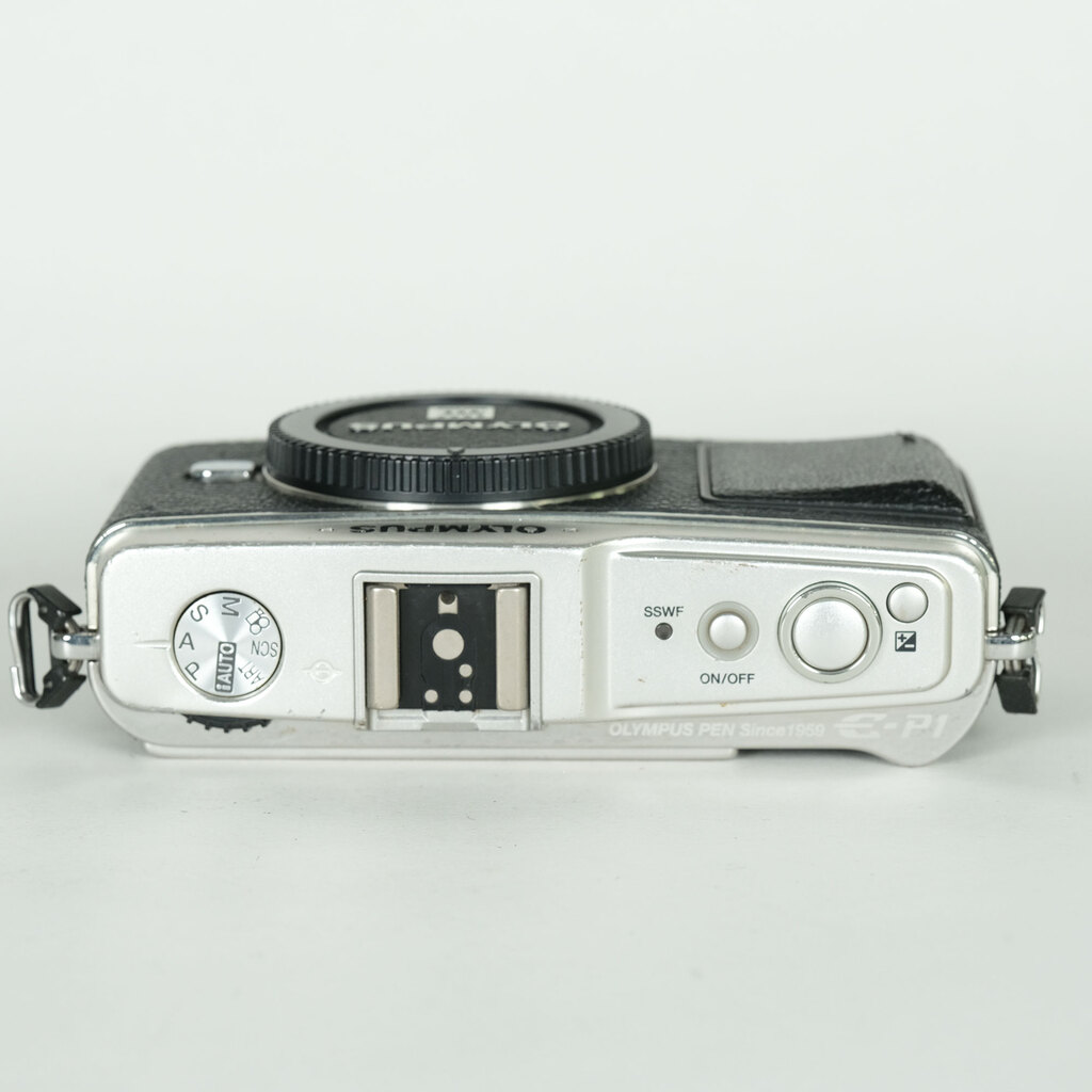 OLYMPUS PEN E-P1 ボディ シルバー