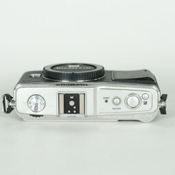 OLYMPUS PEN E-P1 ボディ シルバー