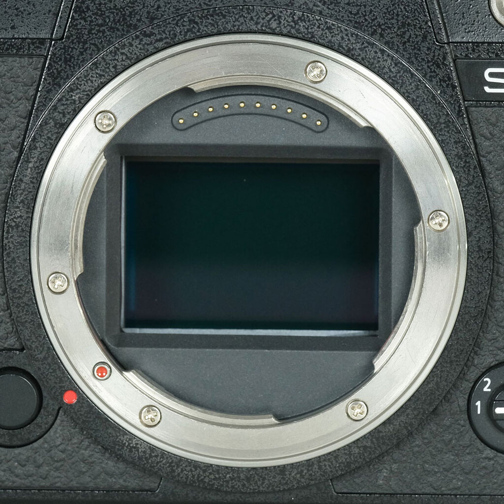 Panasonic LUMIX DC-S1 Panasonic LUMIX DC-S1