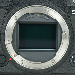 Panasonic LUMIX DC-S1 Panasonic LUMIX DC-S1