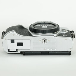 OLYMPUS OM-D E-M10 Mark IV