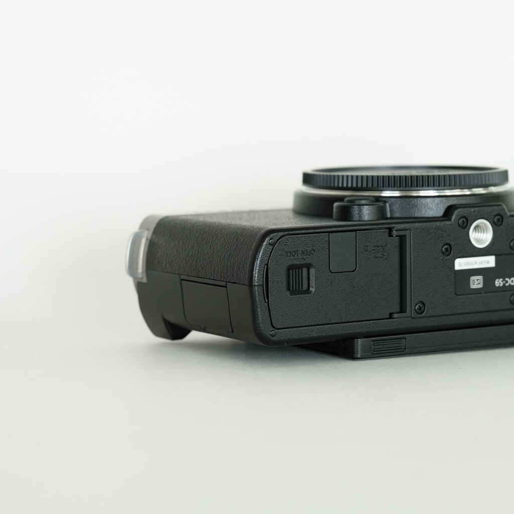 Panasonic LUMIX DC-S9