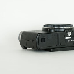 Panasonic LUMIX DC-S9