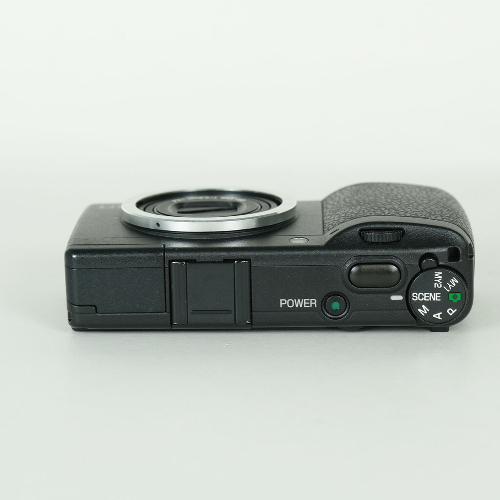 RICOH GR DIGITAL IIの出品 | ONE SCENE（ワンシーン）