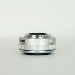 OLYMPUS M.ZUIKO DIGITAL 17mm F2.8 シルバー