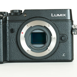 Panasonic LUMIX DMC-GX8 ボディ ブラック