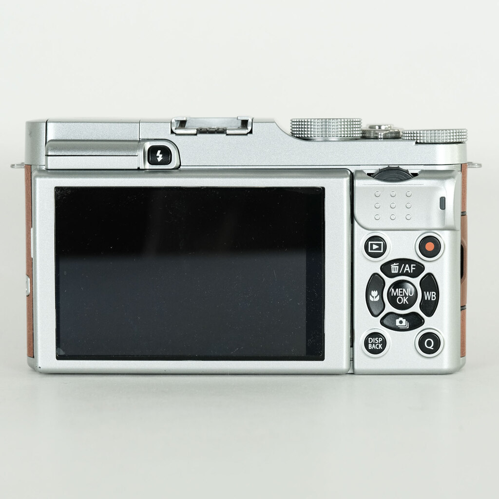 FUJIFILM X-M1 ボディ ブラウン