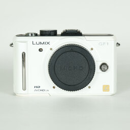 Panasonic LUMIX DMC-GF1 ボディ シェルホワイト