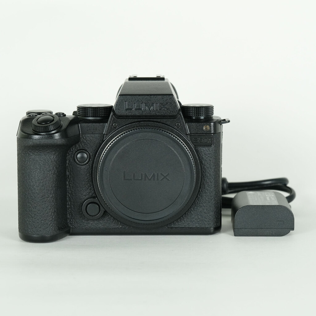Panasonic LUMIX S5IIX ボディ DC-S5M2X ブラックの出品 | ONE SCENE