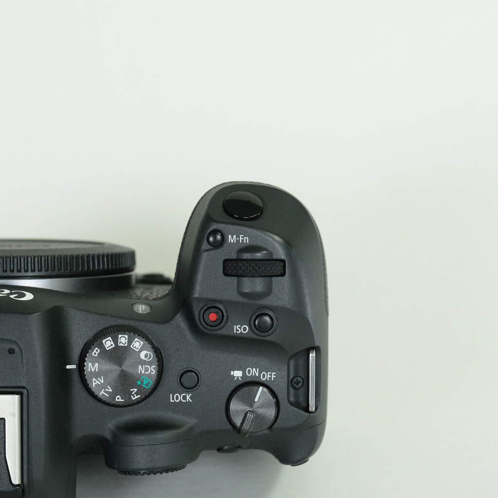 Canon EOS R7 Canon EOS R7