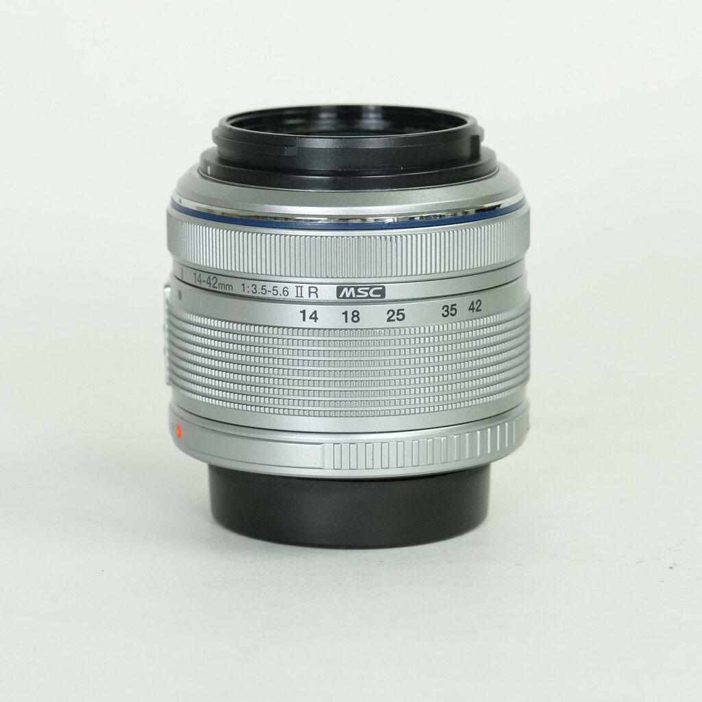 OLYMPUS M.ZUIKO DIGITAL 14-42mm F3.5-5.6IIR シルバー