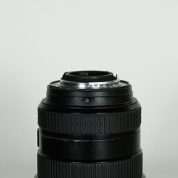 Nikon AF-S DX Zoom-Nikkor 17-55mm f/2.8G IF-ED Nikon AF-S DX Zoom-Nikkor 17-55mm f/2.8G IF-ED