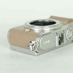 OLYMPUS PEN E-PL10