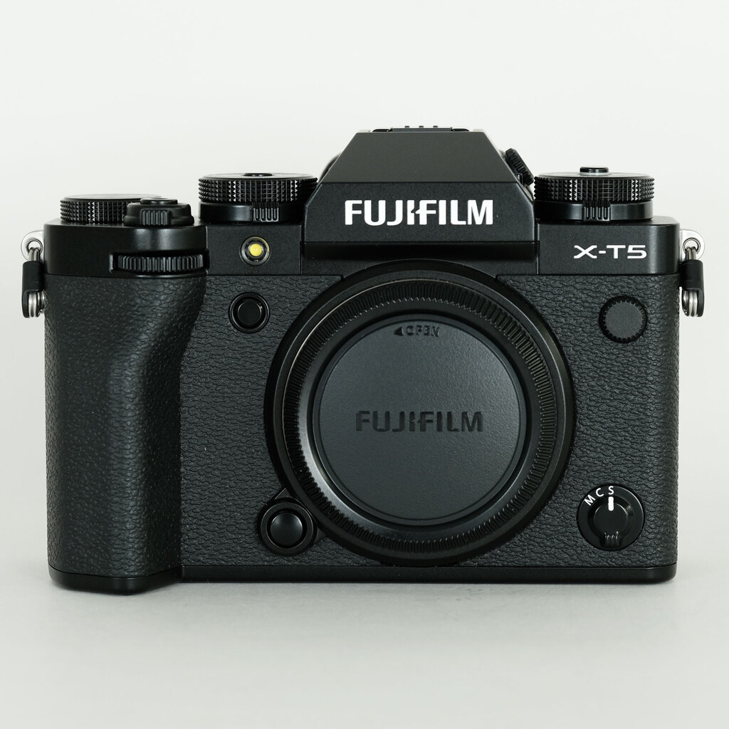 FUJIFILM X-T5
