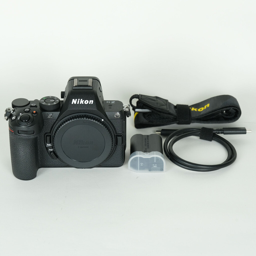 Nikon Z5II [�{�f�B]