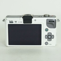 Panasonic LUMIX DMC-GF2-K ボディ ホワイト