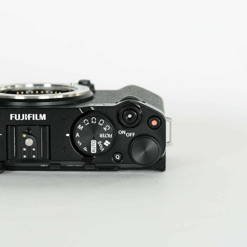 FUJIFILM X-M5