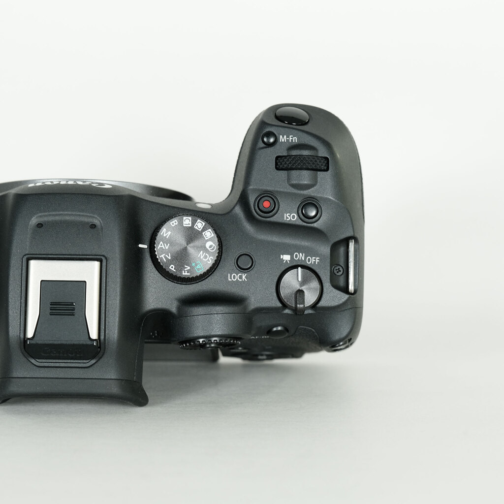 Canon EOS R7