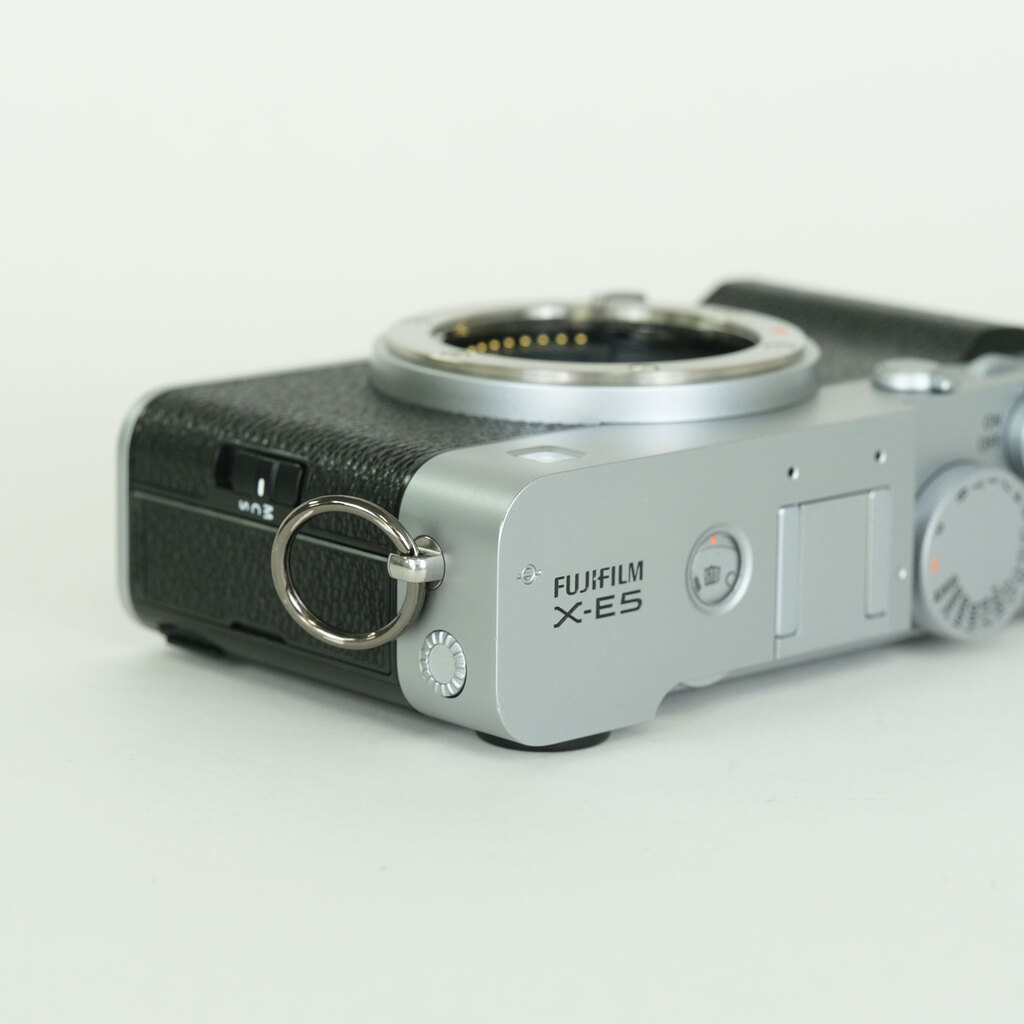 FUJIFILM X-E5