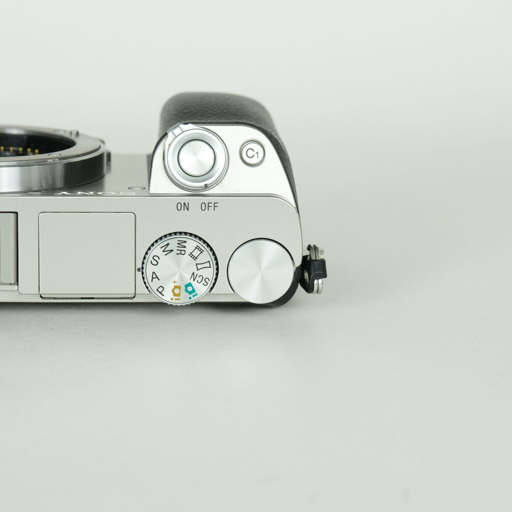 SONY α6000（ILCE-6000）の出品 | ONE SCENE（ワンシーン）
