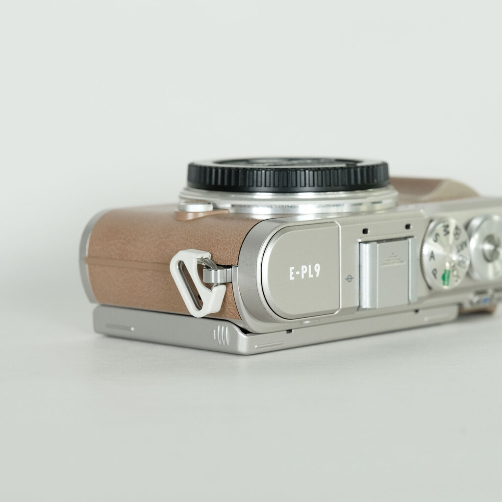 OLYMPUS PEN E-PL9