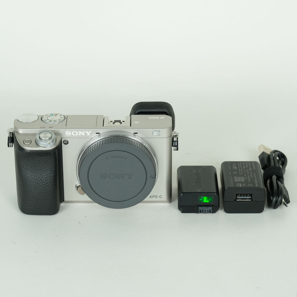 SONY α6000(ILCE-6000) SONY α6000(ILCE-6000)