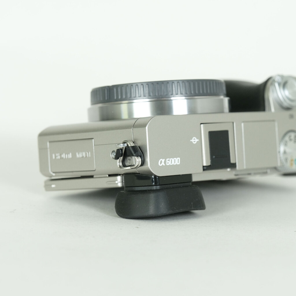 SONY α6000(ILCE-6000) SONY α6000(ILCE-6000)