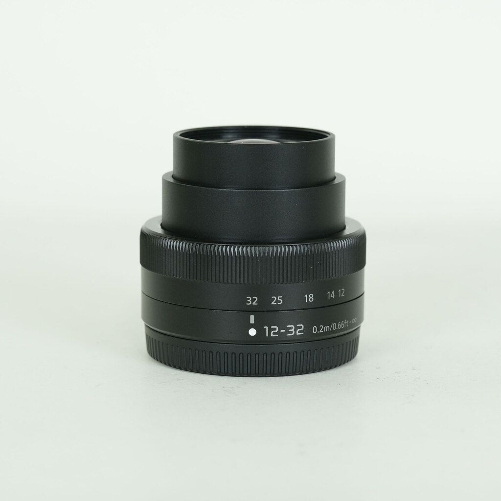 Panasonic LUMIX G VARIO 12-32mm / F3.5-5.6 ASPH. / MEGA O.I.S. Panasonic LUMIX G VARIO 12-32mm / F3.5-5.6 ASPH. / MEGA O.I.S.