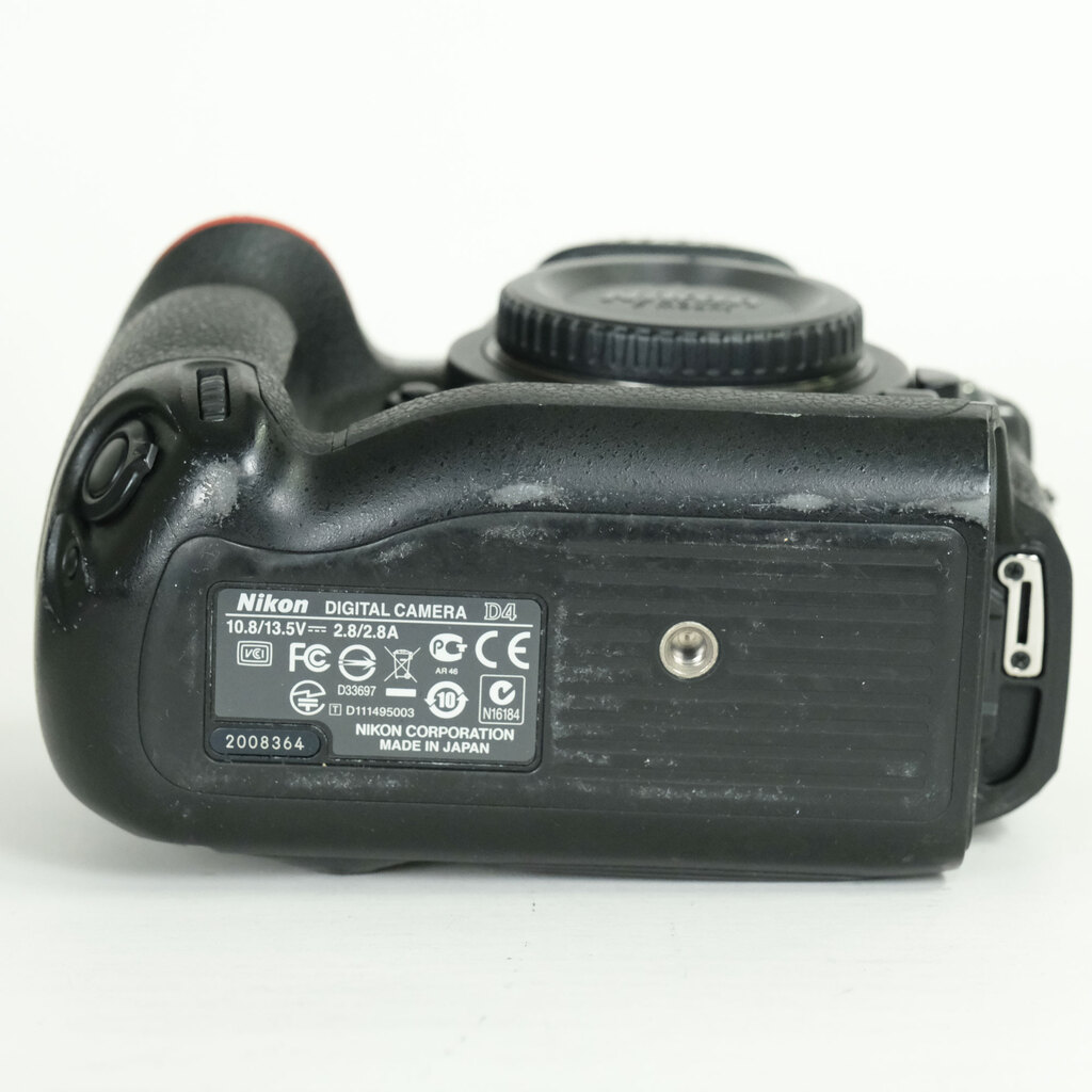 Nikon D4
