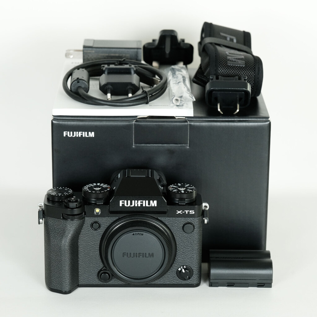 FUJIFILM X-T5
