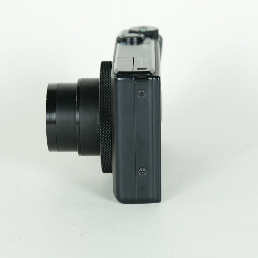 Canon PowerShot S110 ブラックの出品 | ONE SCENE（ワンシーン）