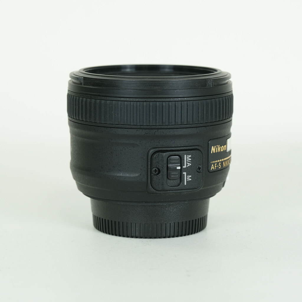 Nikon AF-S NIKKOR 50mm f/1.8G Nikon AF-S NIKKOR 50mm f/1.8G