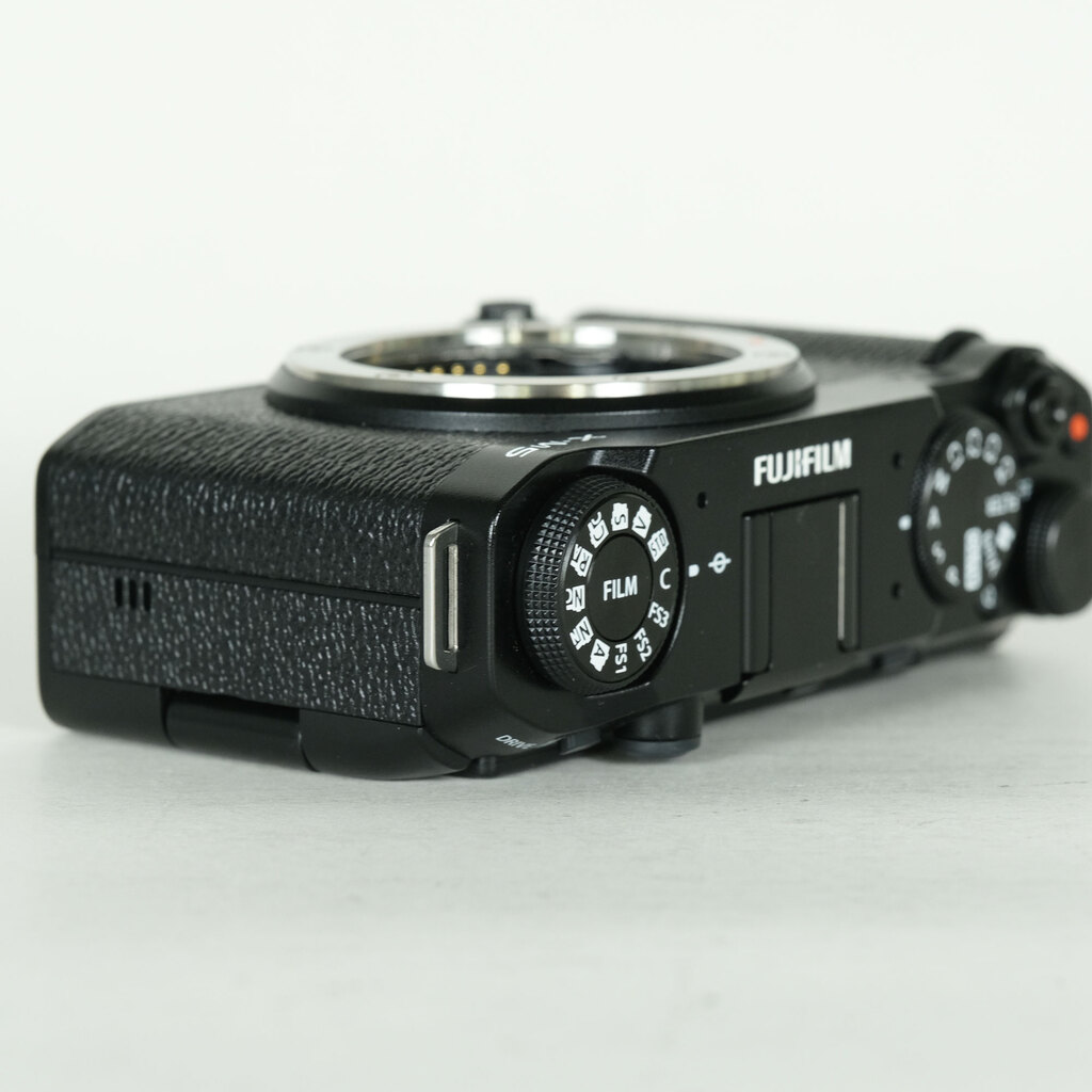FUJIFILM X-M5