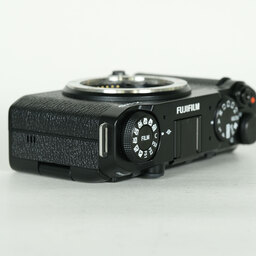 FUJIFILM X-M5