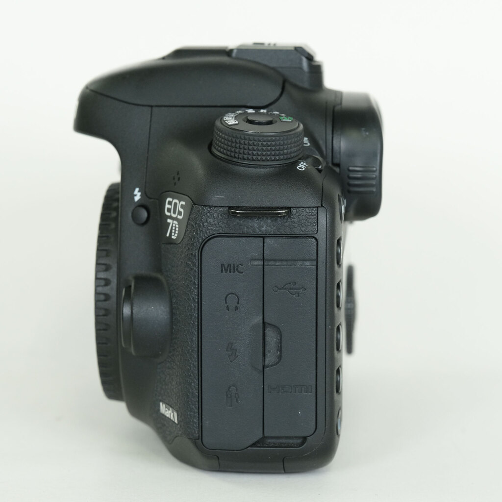 Canon EOS 7D Mark II Canon EOS 7D Mark II